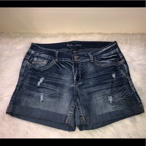 Ripped detail Jean Shorts